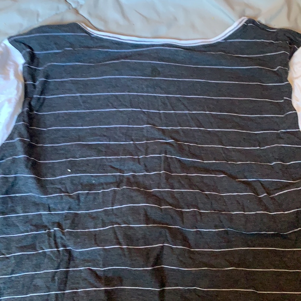 Lululemon tshirt - Picture 5 of 6